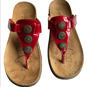 Vionic Women's Orthoheel Red Patent  Medallion Flip Flop Sandals Size 7